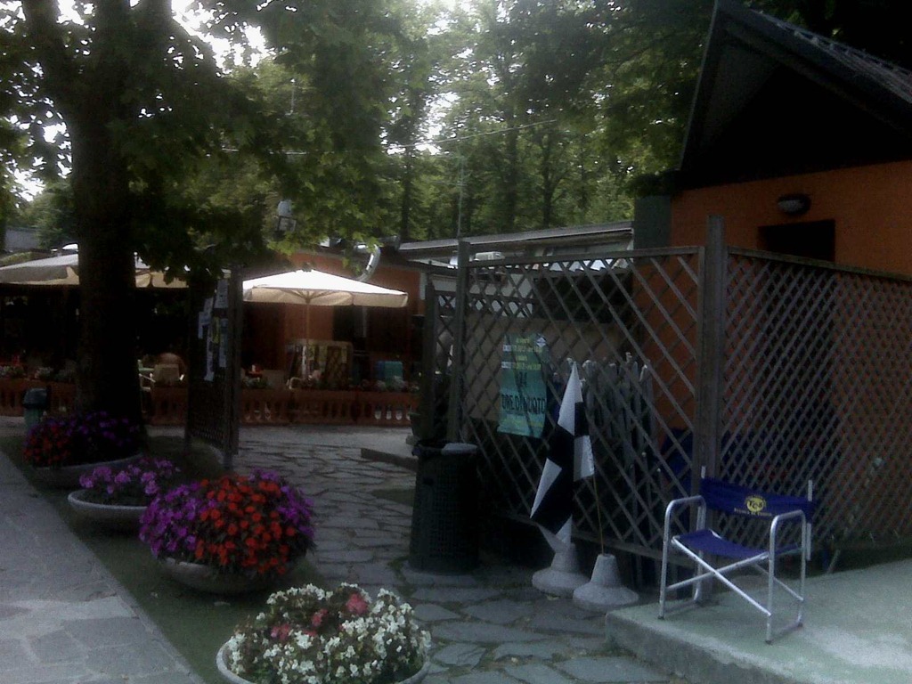 [LEONI%25205%255B3%255D.jpg]