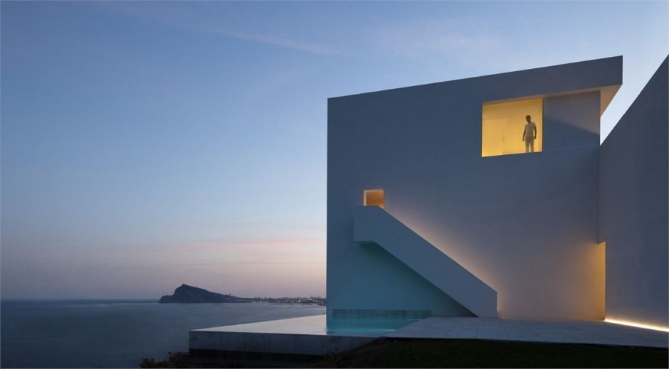 [Arquitectura-minimalista-Casa-en-el-acantilado%255B9%255D.jpg]