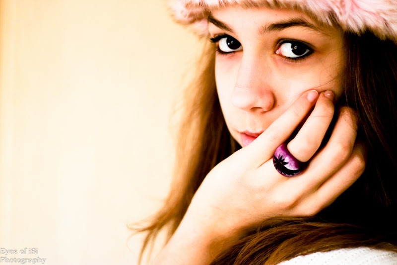 Eyes-of-iSi-Ring-Lila-Stirnband-Rosa-Winter
