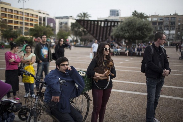 [telaviv%2520crowds%2520go%2520wild%2520watching%2520bo%2527s%2520speech%255B9%255D.jpg]
