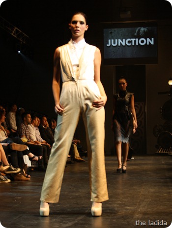 Rhaya Ratavosi - Raffles Graduate Fashion Show 2012 - Junction (47)