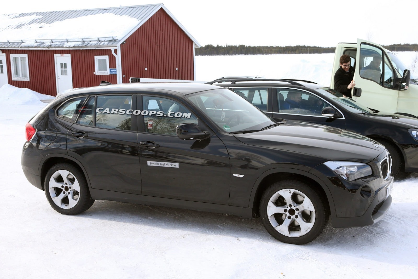 BMW-X1-EV-HYBRID-Prototype-2%25255B4%25255D.jpg