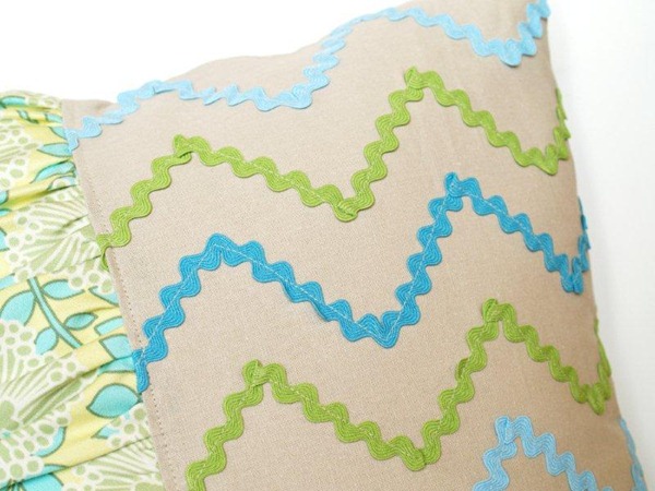 ric rac pillows tutorial