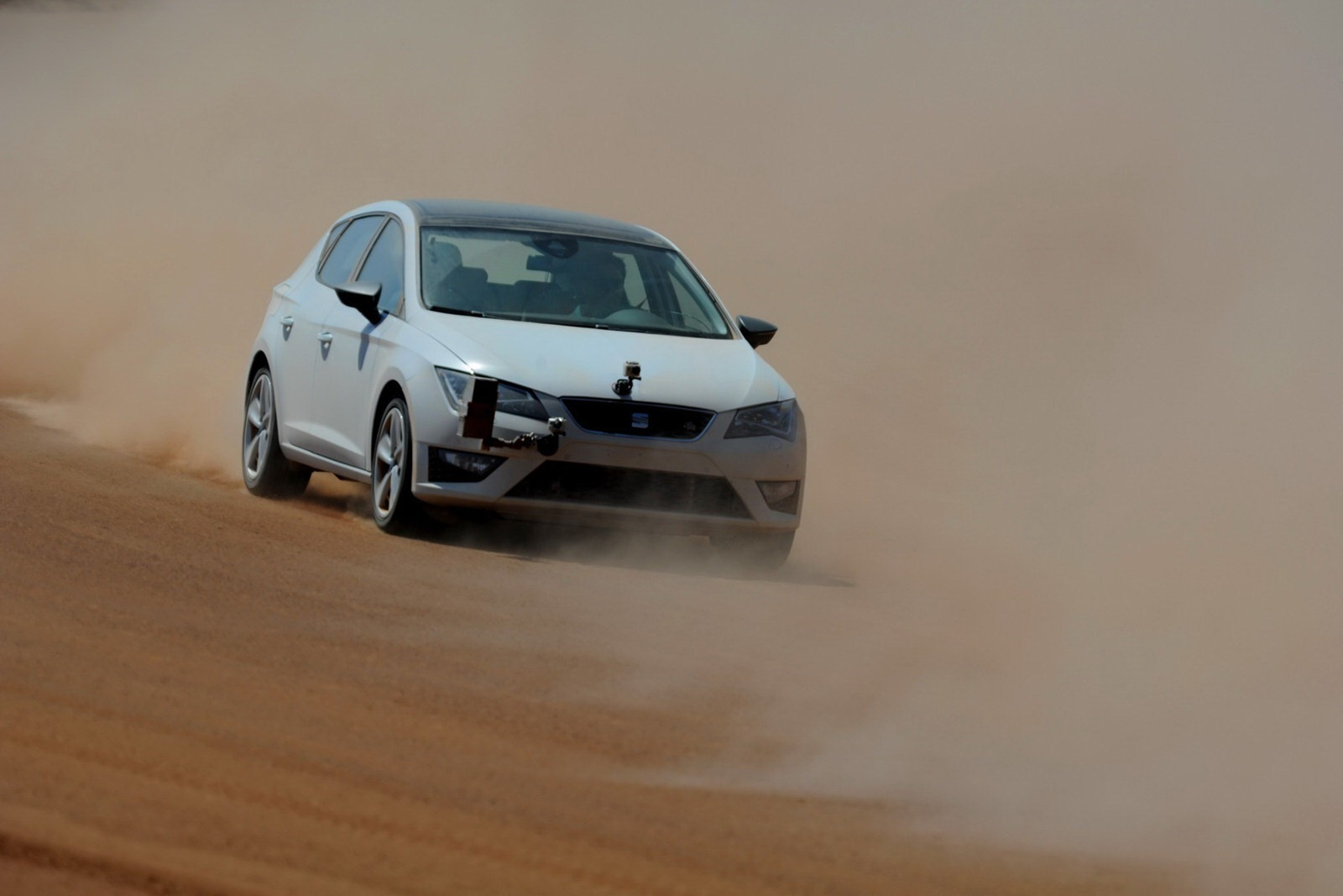 [SEAT-Leon-2013-22%255B2%255D.jpg]