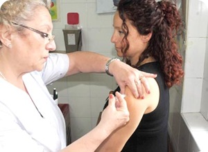 Se recomienda vacunarse contra la gripe y neumococo
