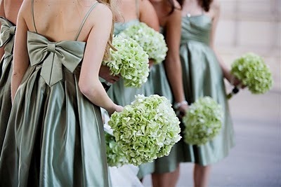 [green-hydrangea-bridesmaids-bouquets.jpg]