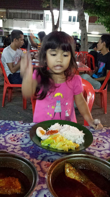 Ikut Hubby Kursus di Mahkota Hotel Melaka Ikut Hubby Kursus di Mahkota Hotel Melaka, family, Claypot Asam Pedas, Playroom, Swimming pool