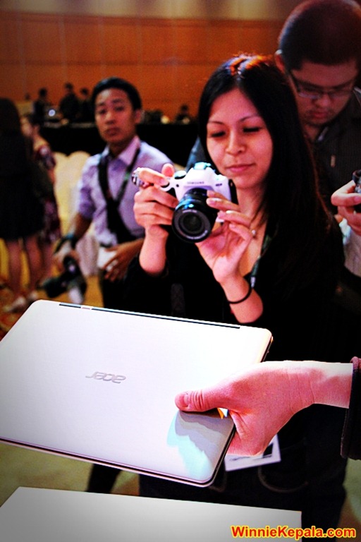 [2011-10-04%2520Acer%2520Aspire%2520S3%2520Launch%2520082%255B4%255D.jpg]