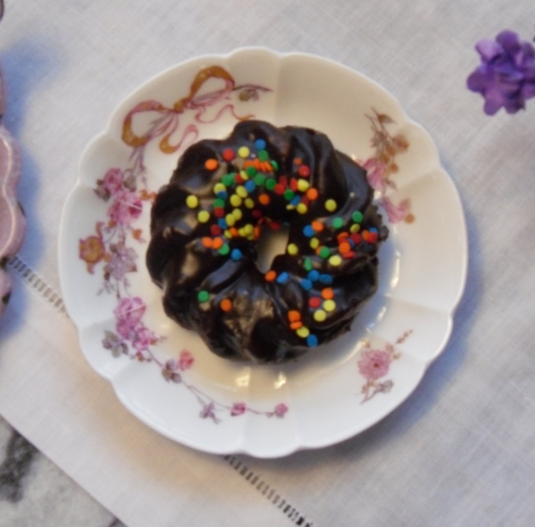[beth%252C%2520shammy%2520donation%252C%2520donuts%2520013%255B10%255D.jpg]