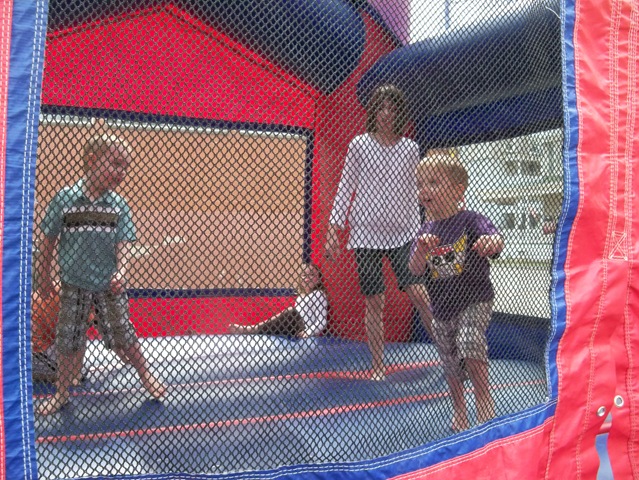 [christmas2010June20114282.jpg]