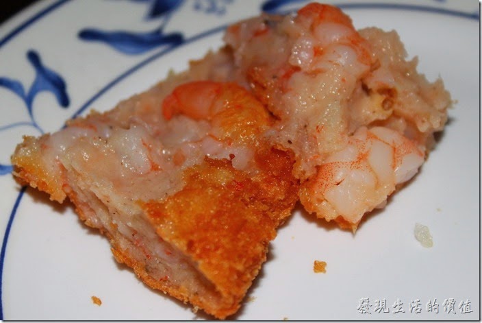 墾丁-迪迪小吃南洋菜。月亮蝦餅內有切丁的蝦仁，只不過這蝦子個人不是很喜歡。