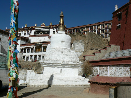 Tibet: Ganden monastery