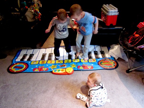 [giantpiano%255B2%255D.jpg]