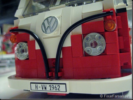 Front VW märke Lego 10220 Volkswagen T1 Camper Van Bilder Front VW märke Lego 10220 Volkswagen T1 Camper Van Bilder