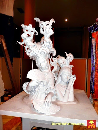 Falla Grabador Esteve-Cirilo Amorós 2015. Lema: "Al mal tiempo buena cara". Artista: Miguel Santaeulalia