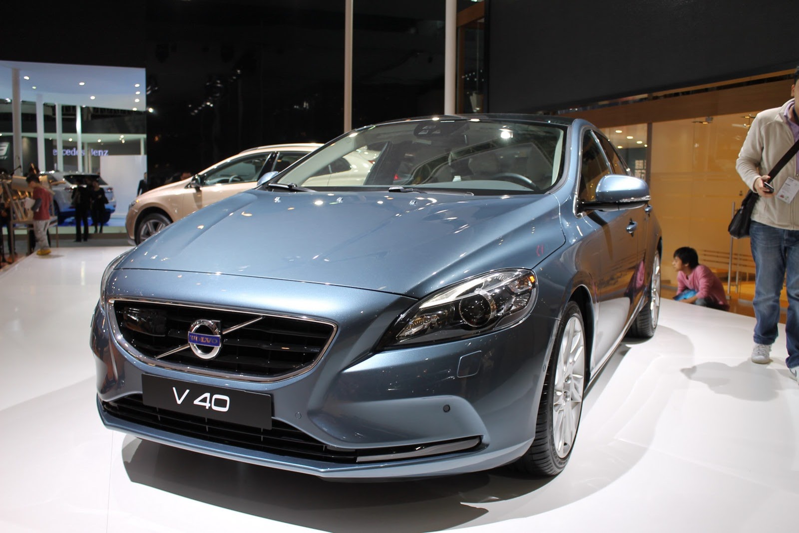 [Volvo-V40-31%255B2%255D.jpg]
