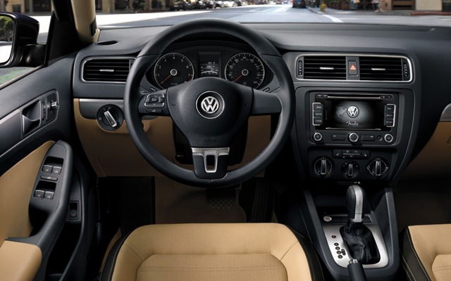[2013-Volkswagen-Jetta-SEL-interior%255B3%255D.jpg]