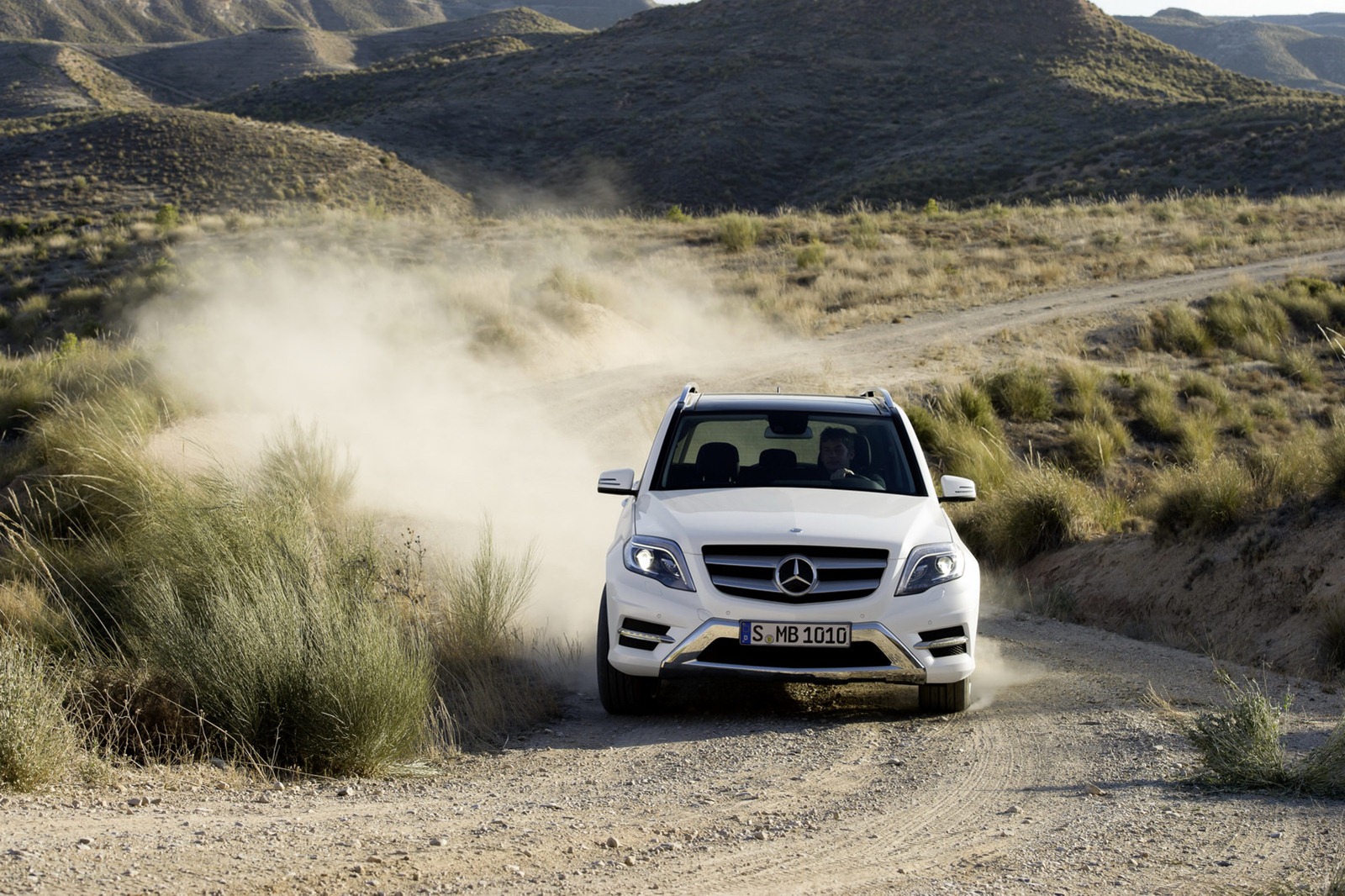 2013-Mercedes-Benz-GLK-30[2].jpg