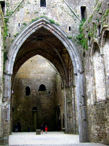 Rock_of_Cashel_inside_cathedral
