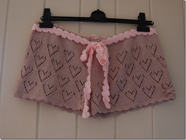 PERFECT POWDER SWEET HEARTS SHORTS