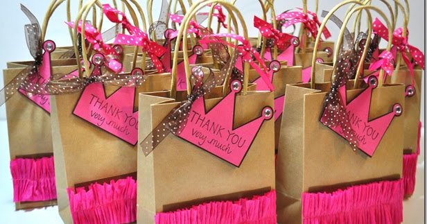 DIY Princess Favor Bags. | Is it for PARTIES? Is it FREE? Is it CUTE