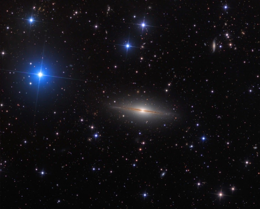 [NGC7814_Pequeno_Sombrero%255B3%255D.jpg]