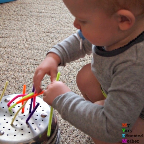 ToddlerTimePipeCleanersandColanders