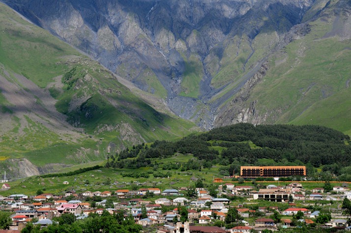 [Rooms-Hotel-in-Kazbegi-Caucasus-Mountains-Georgia-yatzer-16%255B3%255D.jpg]