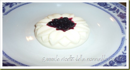 Panna cotta con mirtili sciroppati (9)