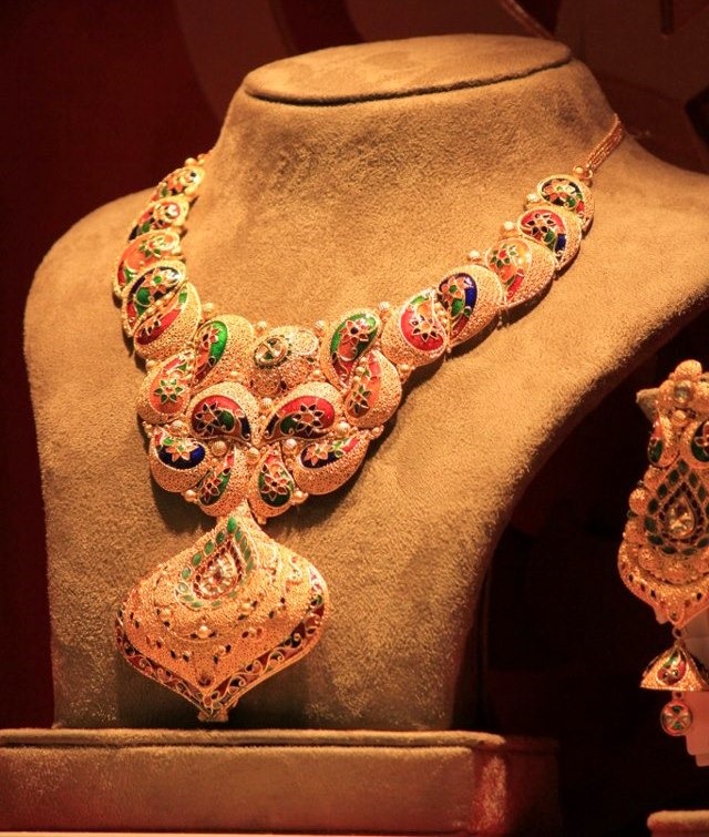[Gold_Necklace%255B4%255D.jpg]