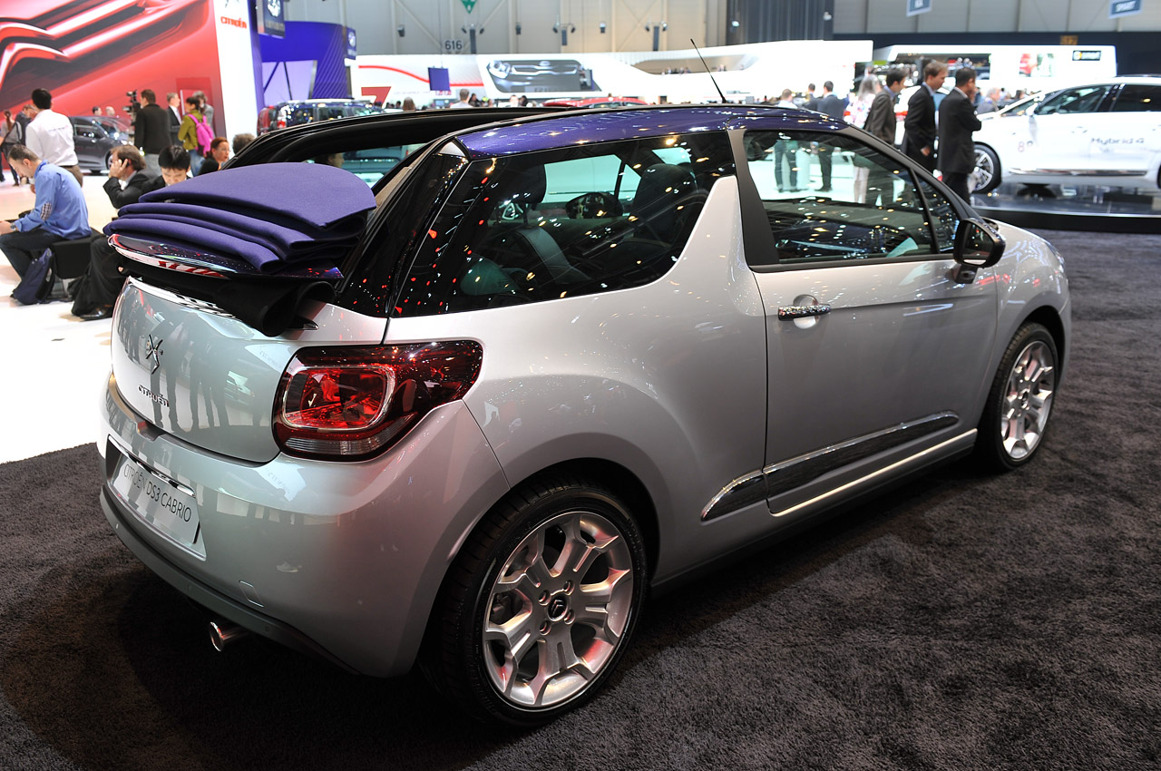 2013-Citroen-DS3-Cabrio-2.jpg