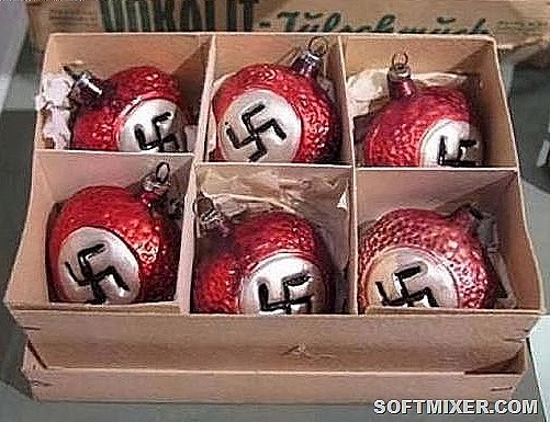 [inappropriate-christmas-decorations-25%255B11%255D.jpg]