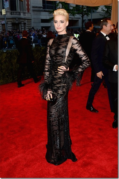 anne hathaway1