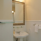 Dogwood Suite Bath.jpg