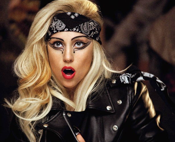 [Lady%2520Gaga%2520Inside%255B2%255D.jpg]