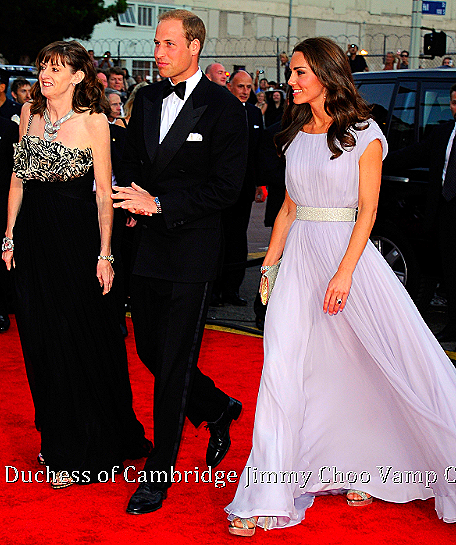 [Duchess%2520of%2520Cambridge%2520Catherine%2520Jimmy%2520Choo%2520VAMP%2520in%2520Champagne%2520Glitter%2520CHOO%2520247%252C%2520UBAI%2520Champagne%2520Glitter%255B29%255D.png]