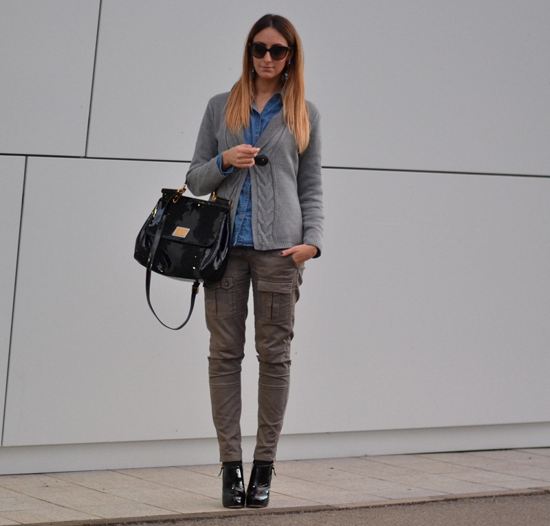 DSC_0178 Sisley, Sisley pants, C&A cardigan, C&A, C&A pullover, Valentino sunglasses, Miss Sicily, Miss Sicily by Dolce & Gabbana, Dolce & Gabbana bag, italian fashion bloggers, fashion blogger, street style, fashion blogger firenze, Carvela boots, Carvela shoes, Carvela by Kurt Geiger, Carvela