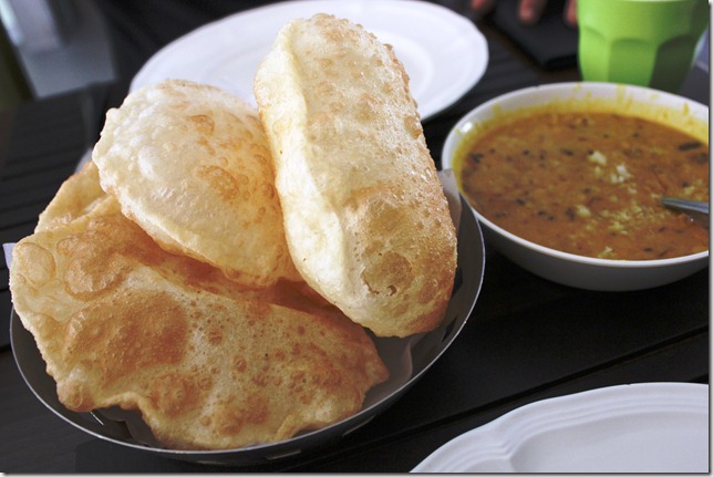 luchi chholar daal
