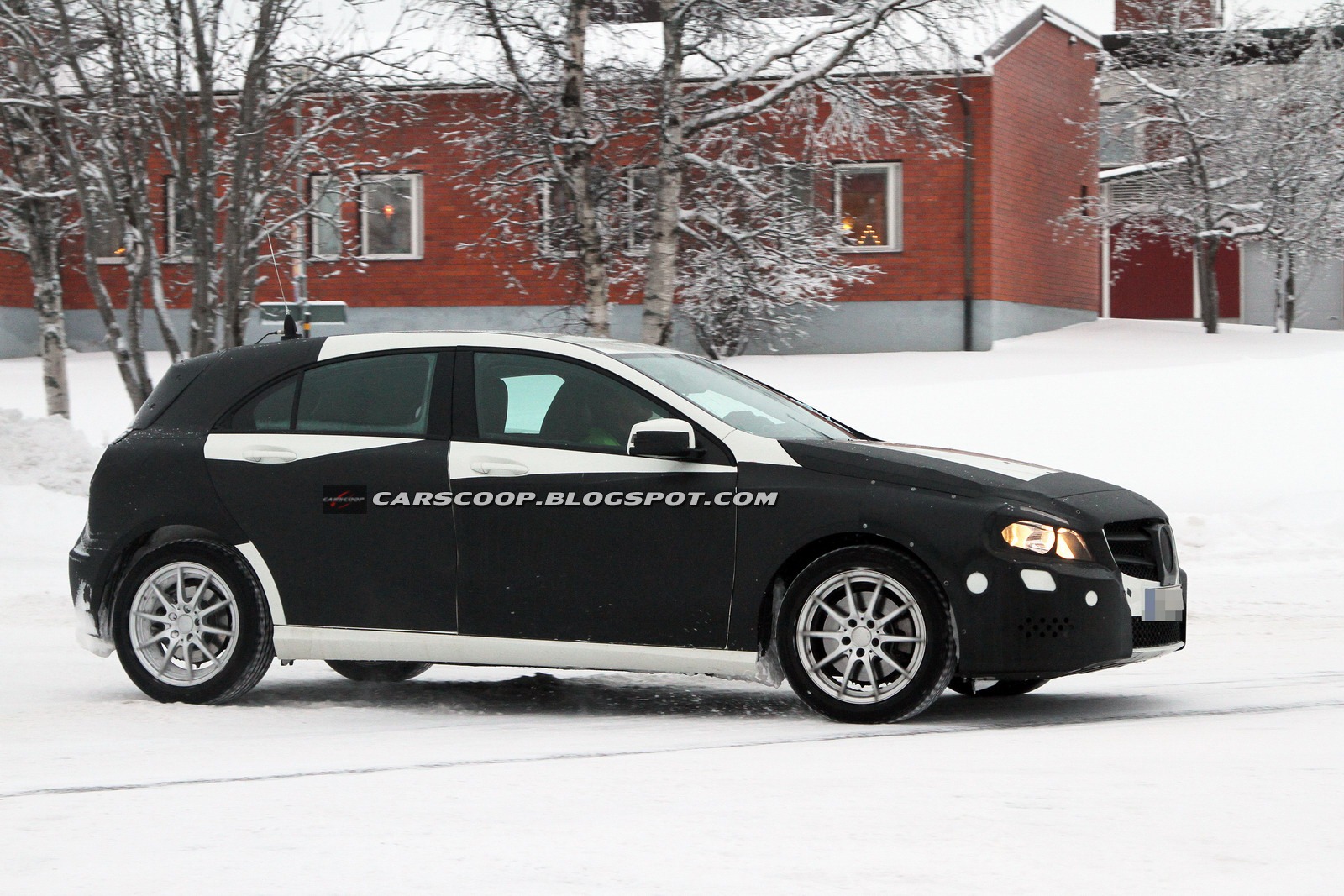 [2012-Mercedes-A-Class-15%255B3%255D.jpg]