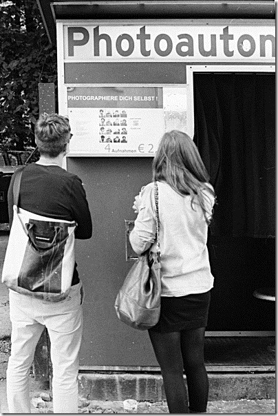 Fotoautomat in der Weserstraße in Berlin Neukölln