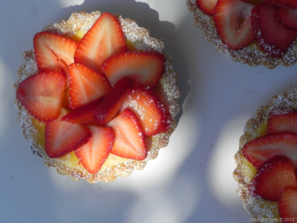 [strawbery-and-ricotta-tart-crostata-di-fragole-e-ricotta-1%255B6%255D.jpg]