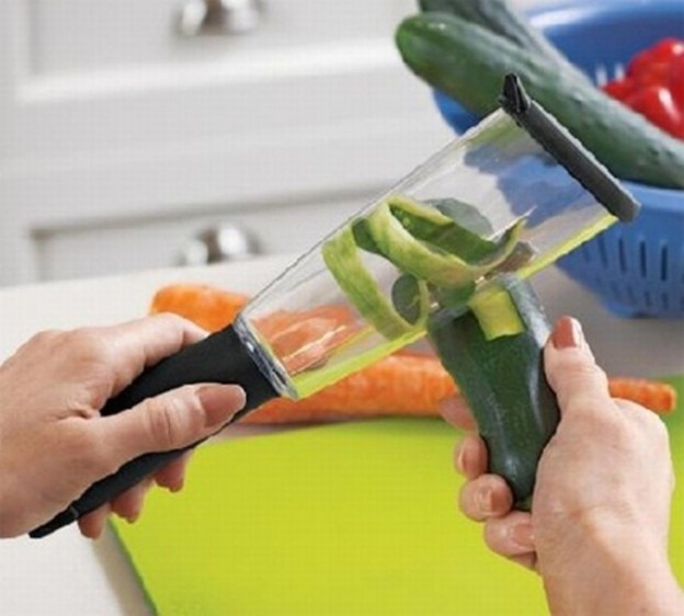 cucumber-peel-holder