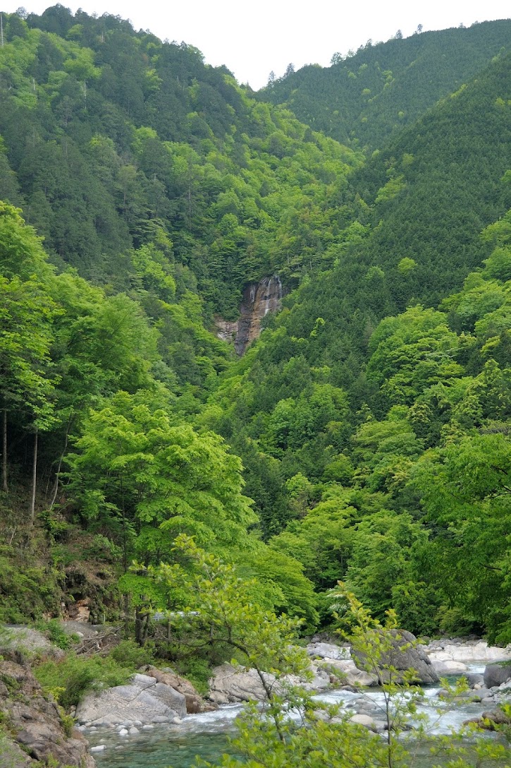 雨現の滝