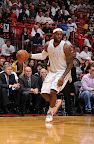 LeBron Sets NBA Record of 6 Games with 30+ Points & 60+% FG lebron james nba 130210 mia vs lal 08 LeBron Sets NBA Record of 6 Games with 30+ Points & 60+% FG