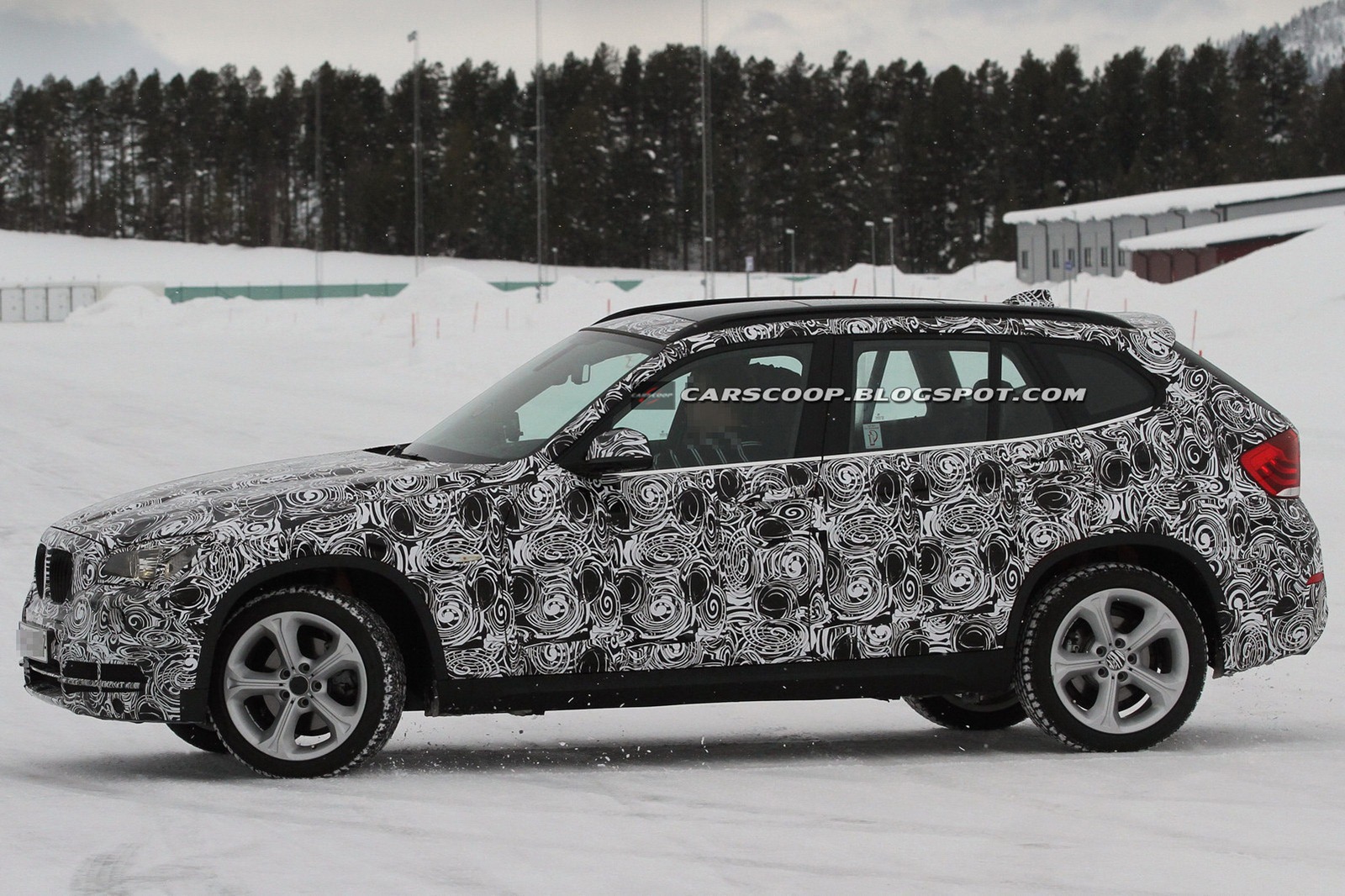 [2013-BMW-X1-Crossover-5%255B3%255D.jpg]