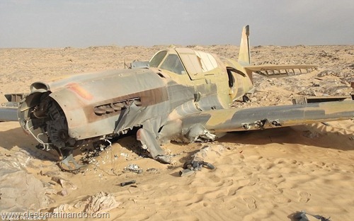 aviao Kittyhawk P-40 encontrado no deserto 70 anos desbaratinando  (10)