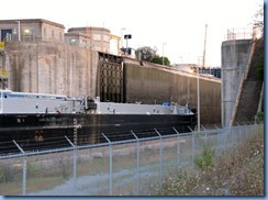 8071 Welland Canals Pwy - St. Catharines - Welland Canal Lock 4 - Tug Spartan and her barge Spartan II upbound