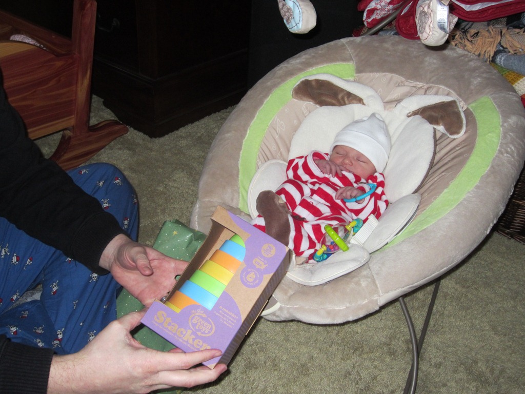 [Daddy%2520helping%2520Zoey%2520opening%2520gifts3%255B9%255D.jpg]