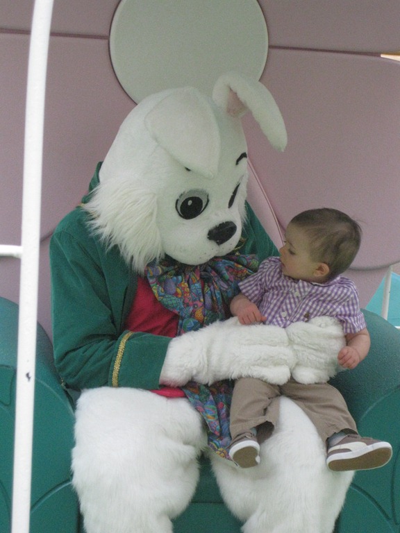[2012.03.17%2520Swansea%2520Mall-Bunny%2520%25287%2529%255B3%255D.jpg]