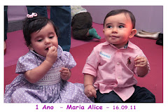 Fotos do evento Maria Alice  (01 ano) - 16.09.11. Foto numero 11 da Social Click Fotografia Digital, do Rio de Janeiro, RJ, que faz fotos divertidas, fotos malucas, fotos com fantasias, fotos na hora, fotografia maluca, fotografia divertida com molduras personalizadas. fotos divertidas malucas foto maluca animadas animado rj rio de janeiro divertida fantasia animada engraçadas 15 anos debutante noivos casamentos